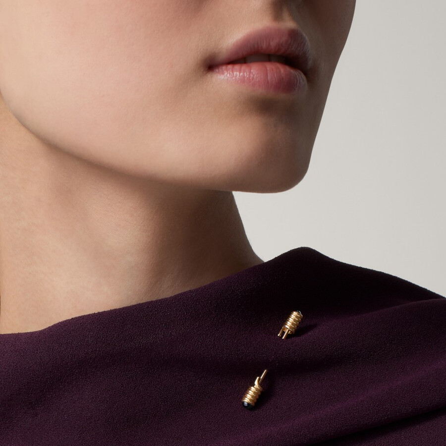 tie pin with spring motif
