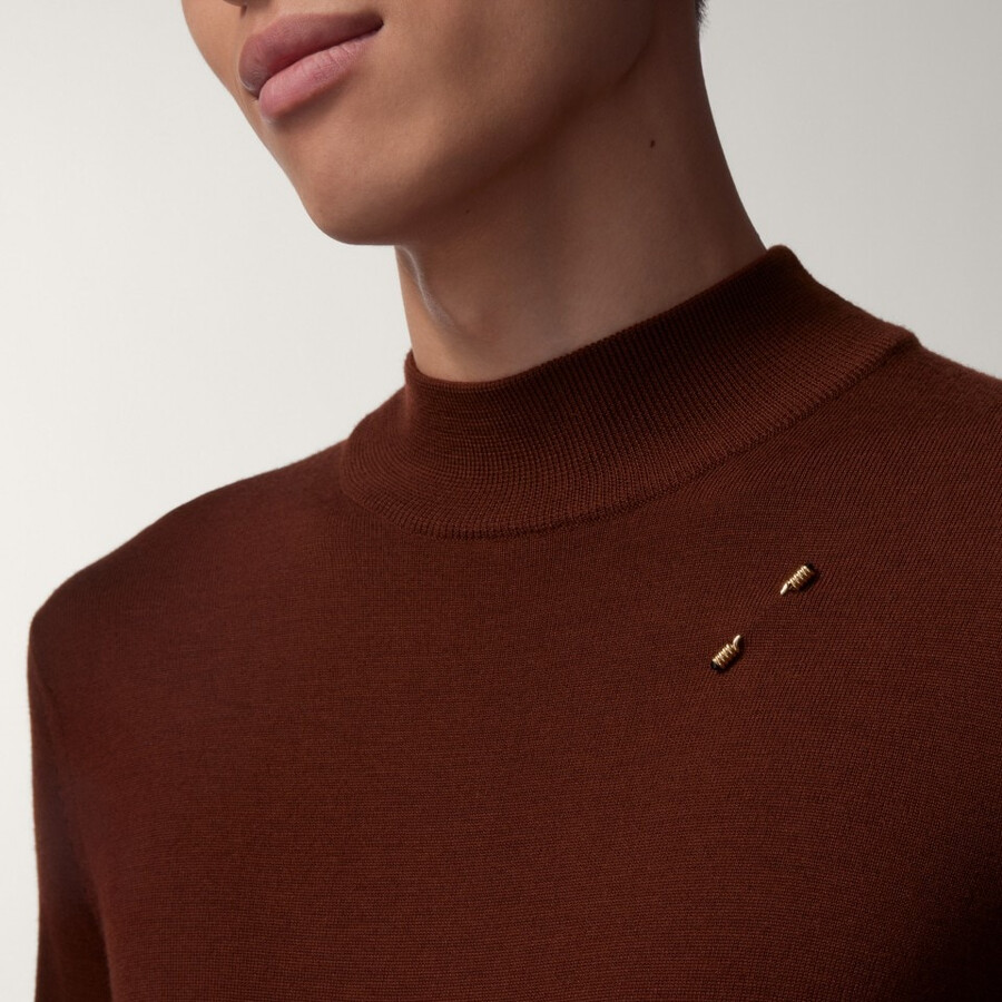 tie pin with spring motif