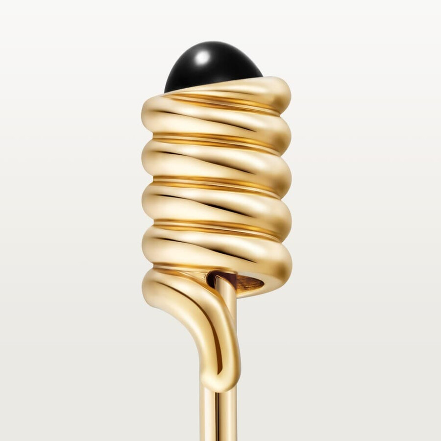 tie pin with spring motif