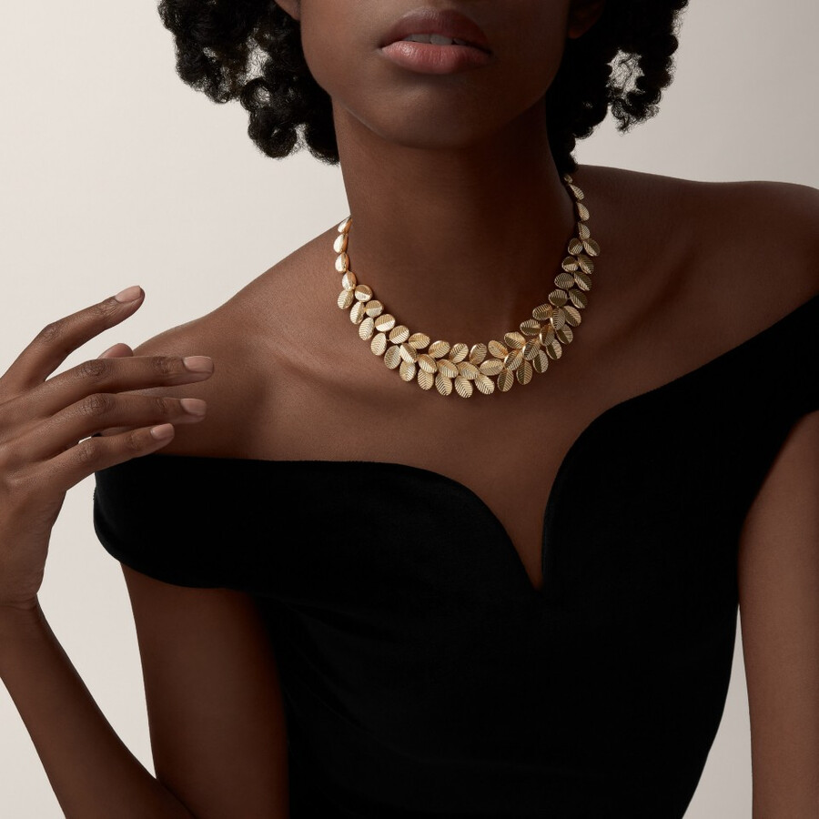 grain de café necklace semi-paved