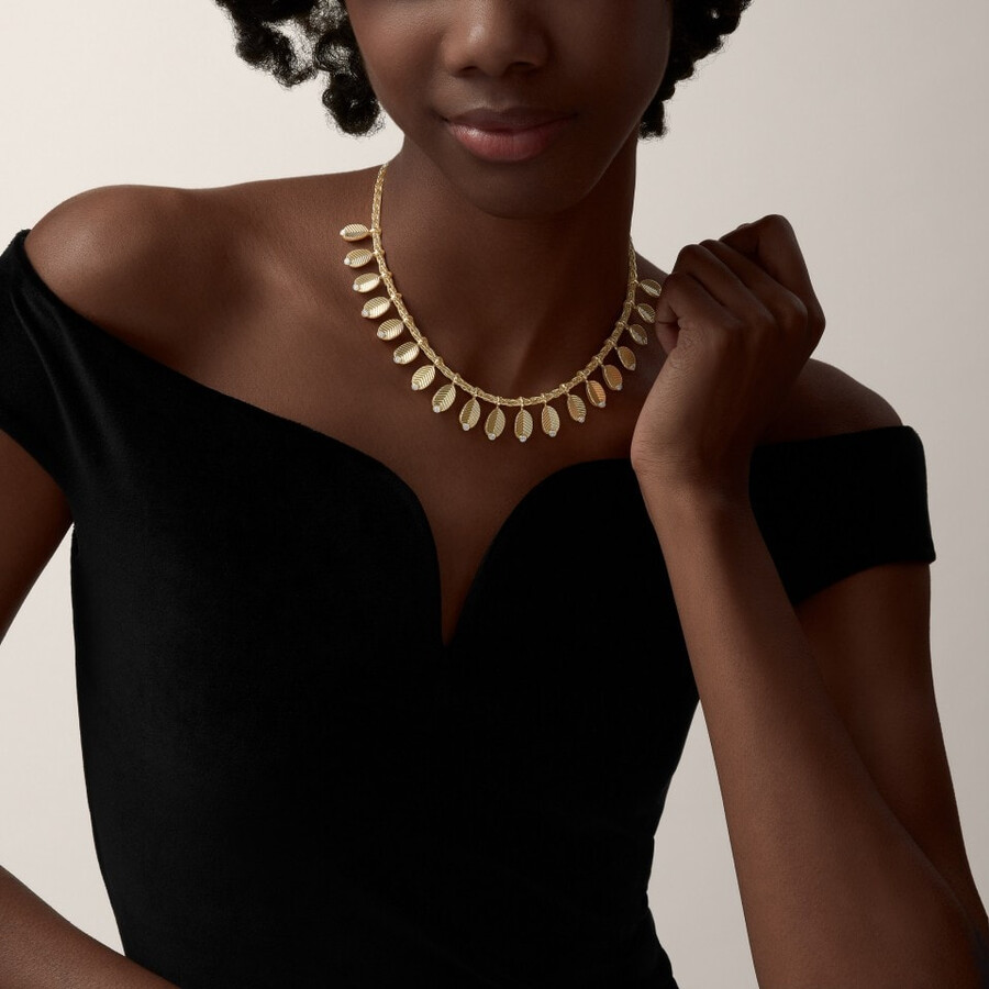 grain de café necklace semi-paved