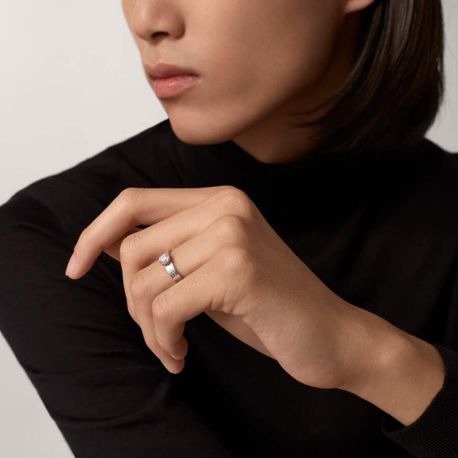 love solitaire brilliant-cut diamond