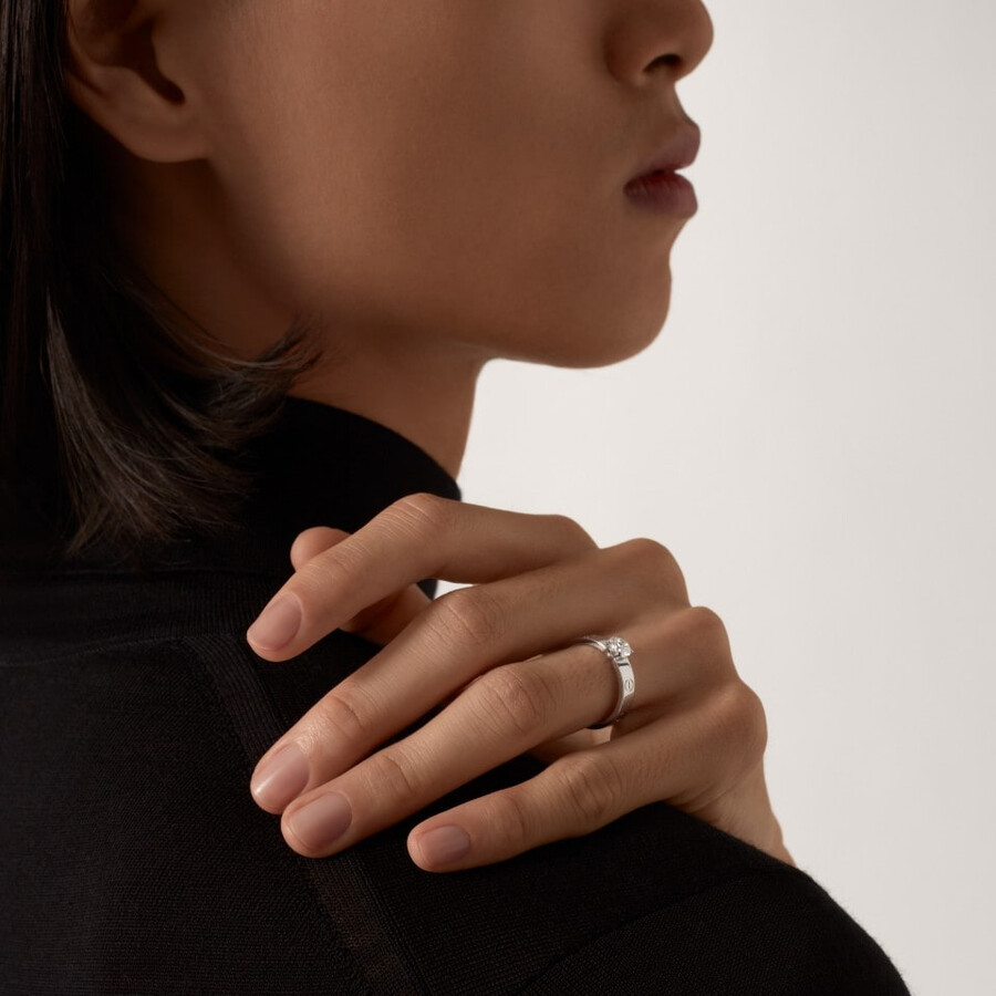 love solitaire brilliant-cut diamond