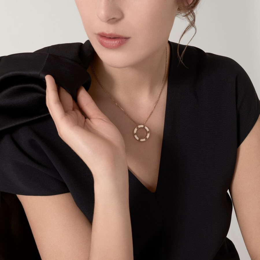 love pendant paved