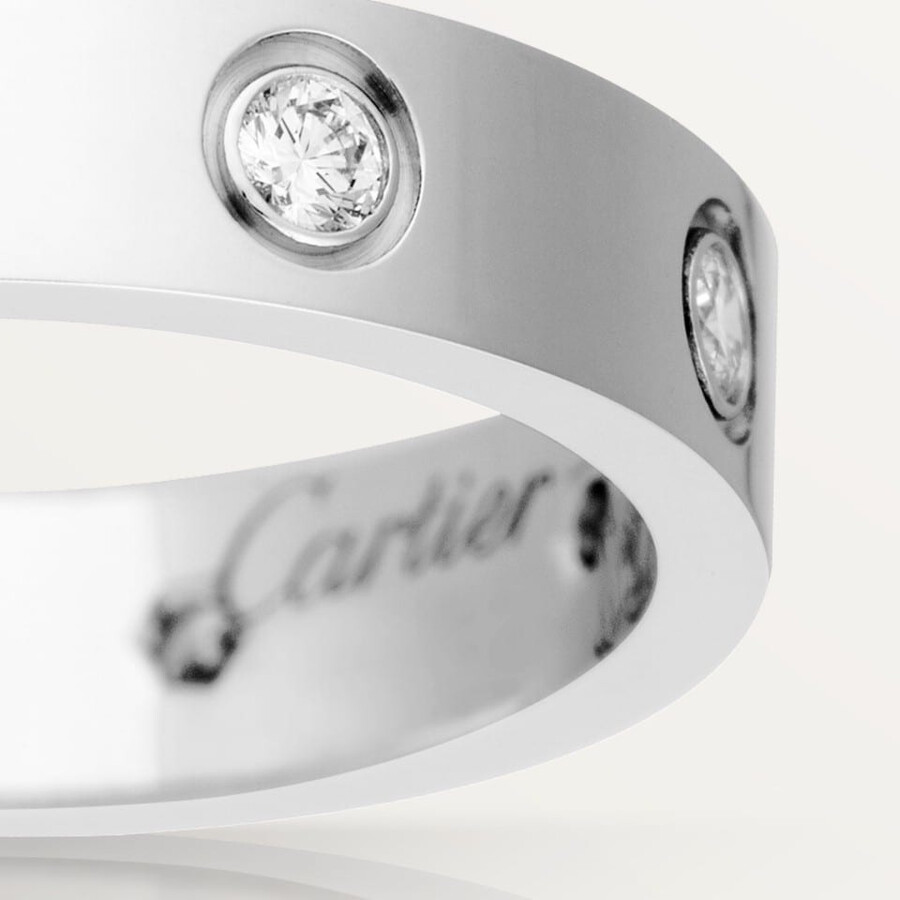love ring small model 8 diamonds
