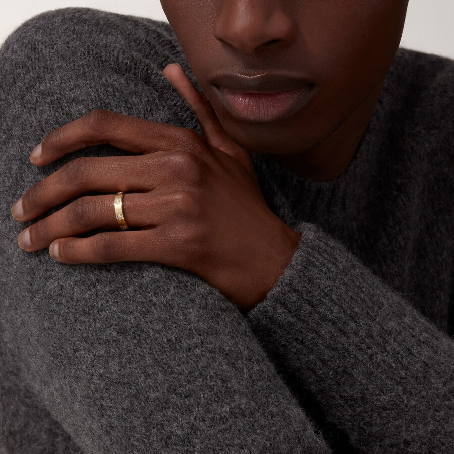 love ring small model 8 diamonds
