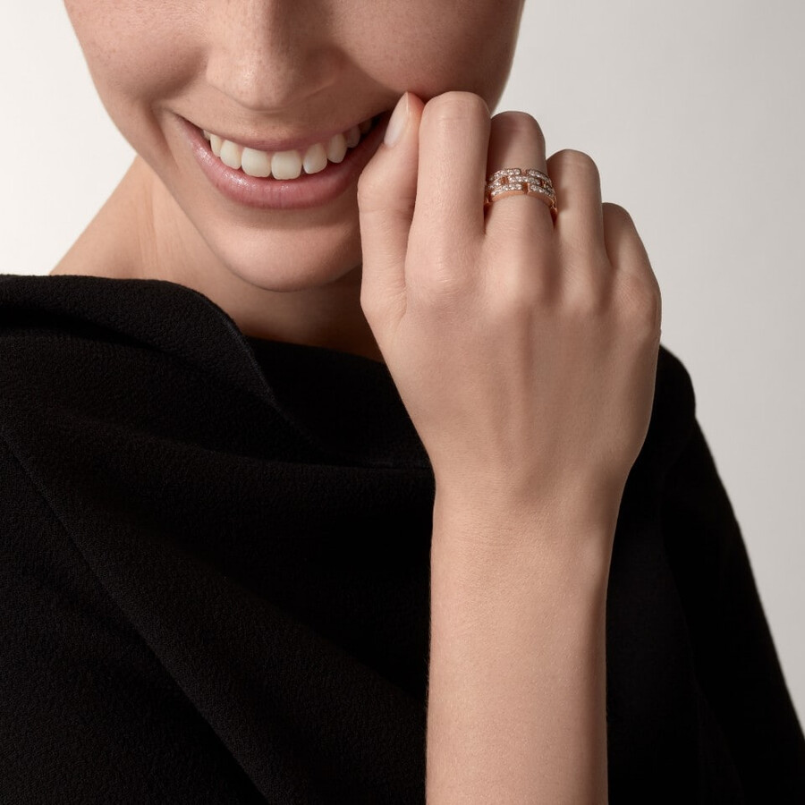 maillon panthère ring triple row half-paved
