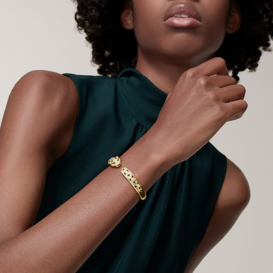 panthère de cartier bracelet medium model half-paved