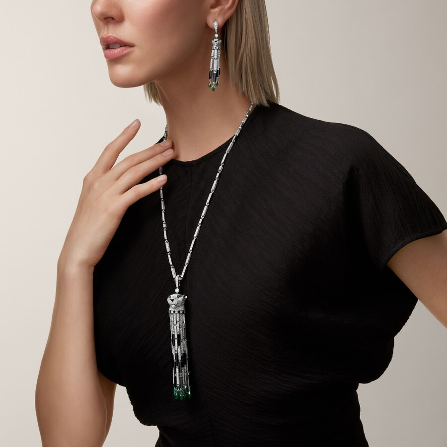 panthère de cartier earrings emeralds paved
