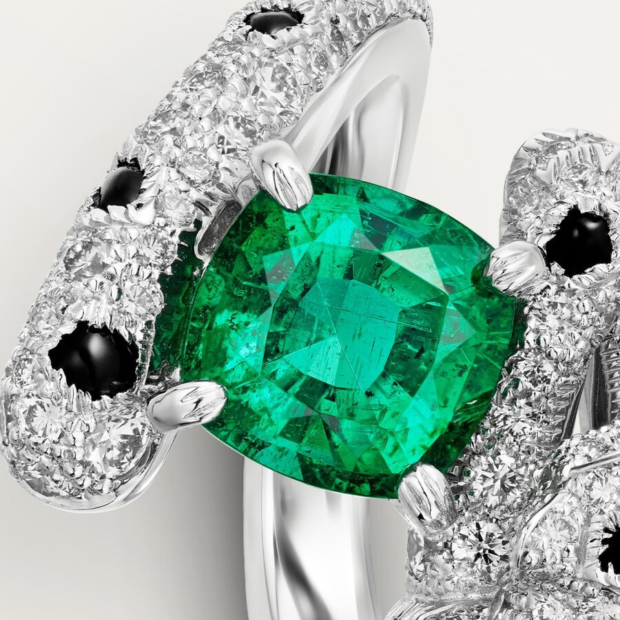 panthère de cartier ring cushion-cut emerald paved