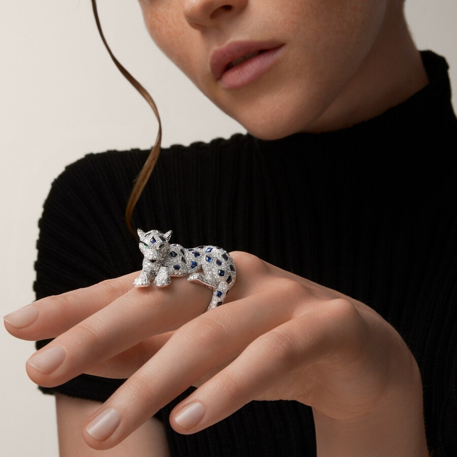 panthère de cartier ring sapphire paved