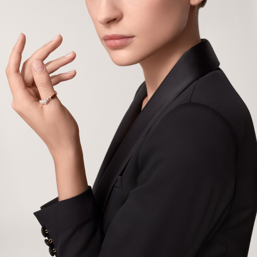 panthère de cartier ring small model half-paved