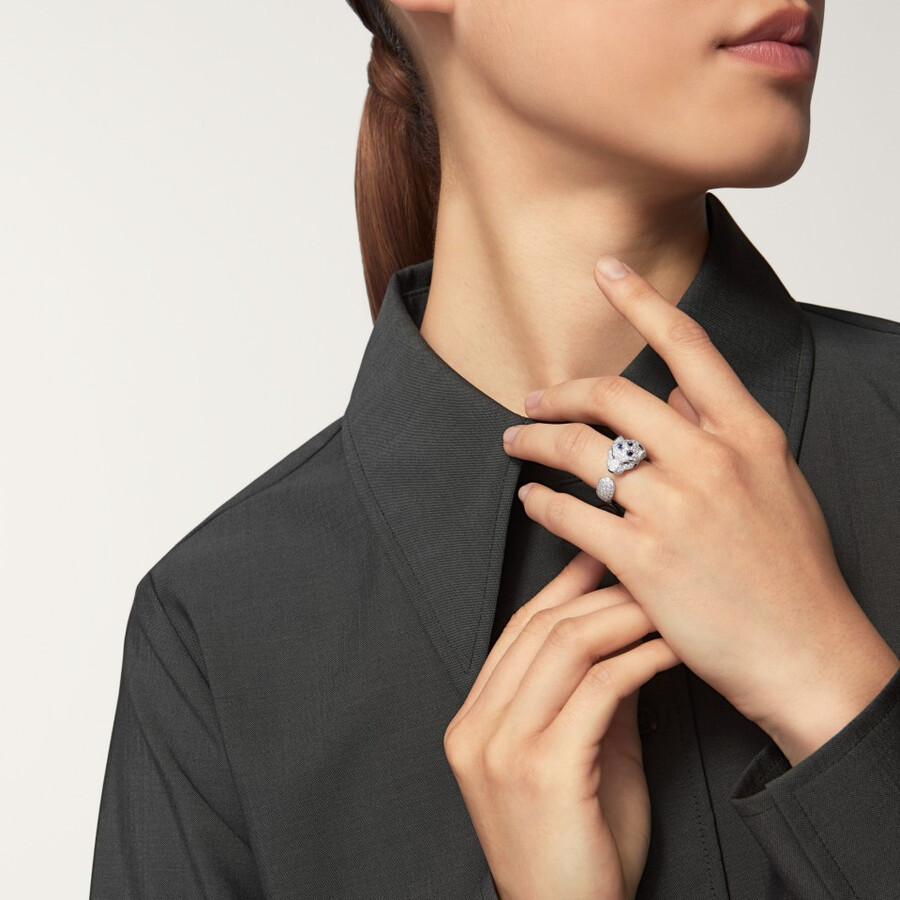 panthère de cartier ring medium model half-paved