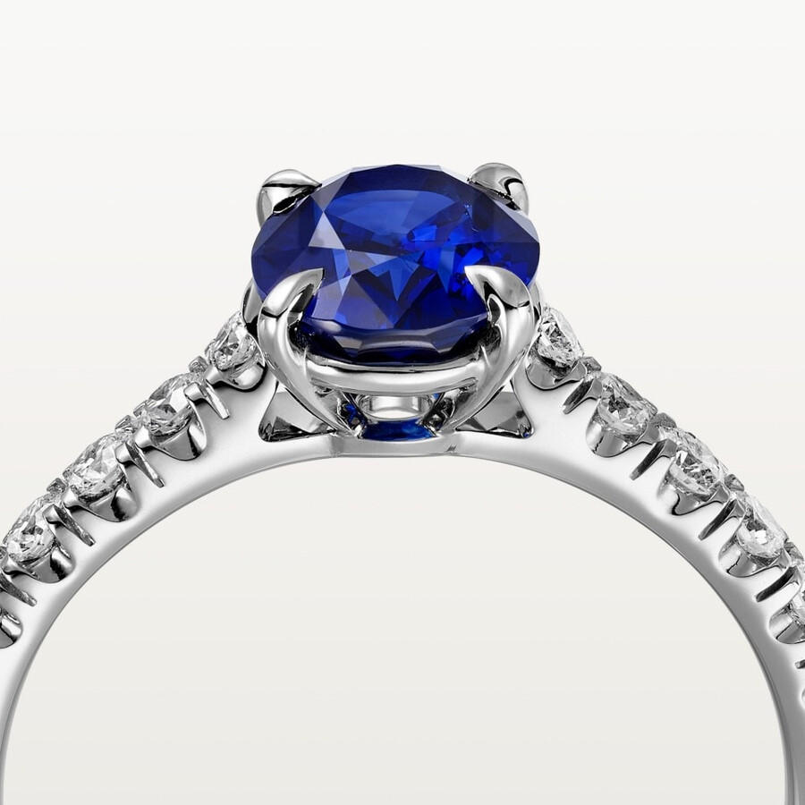 1895 solitaire oval-cut sapphire paved