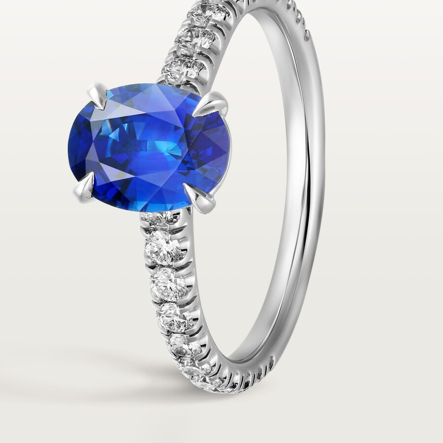 1895 solitaire oval-cut sapphire paved