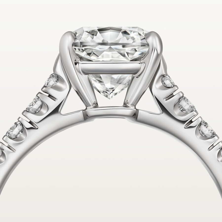 1895 solitaire cushion-cut diamond paved