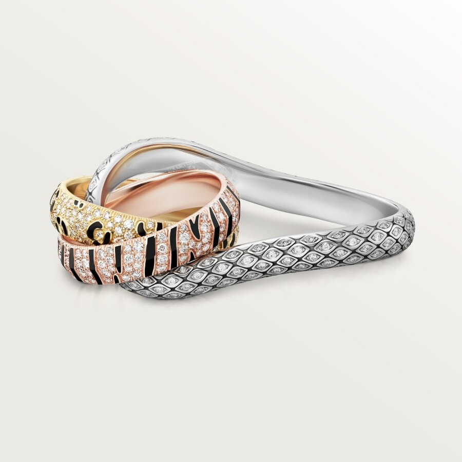 trinity two-finger ring lacquer paved